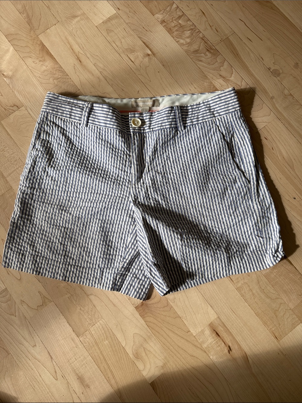 Seersucker Banana Republic Shorts. Size 6.
